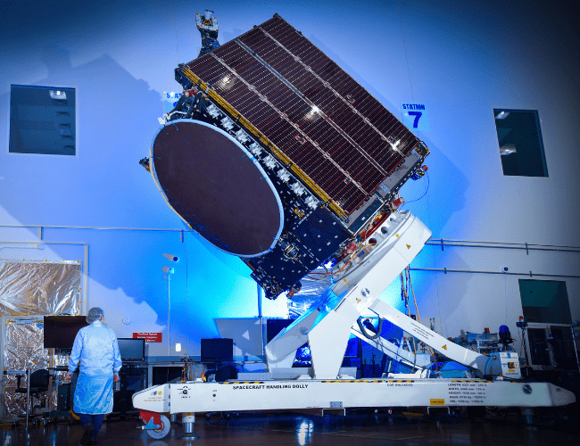 maxar technologies satelliti